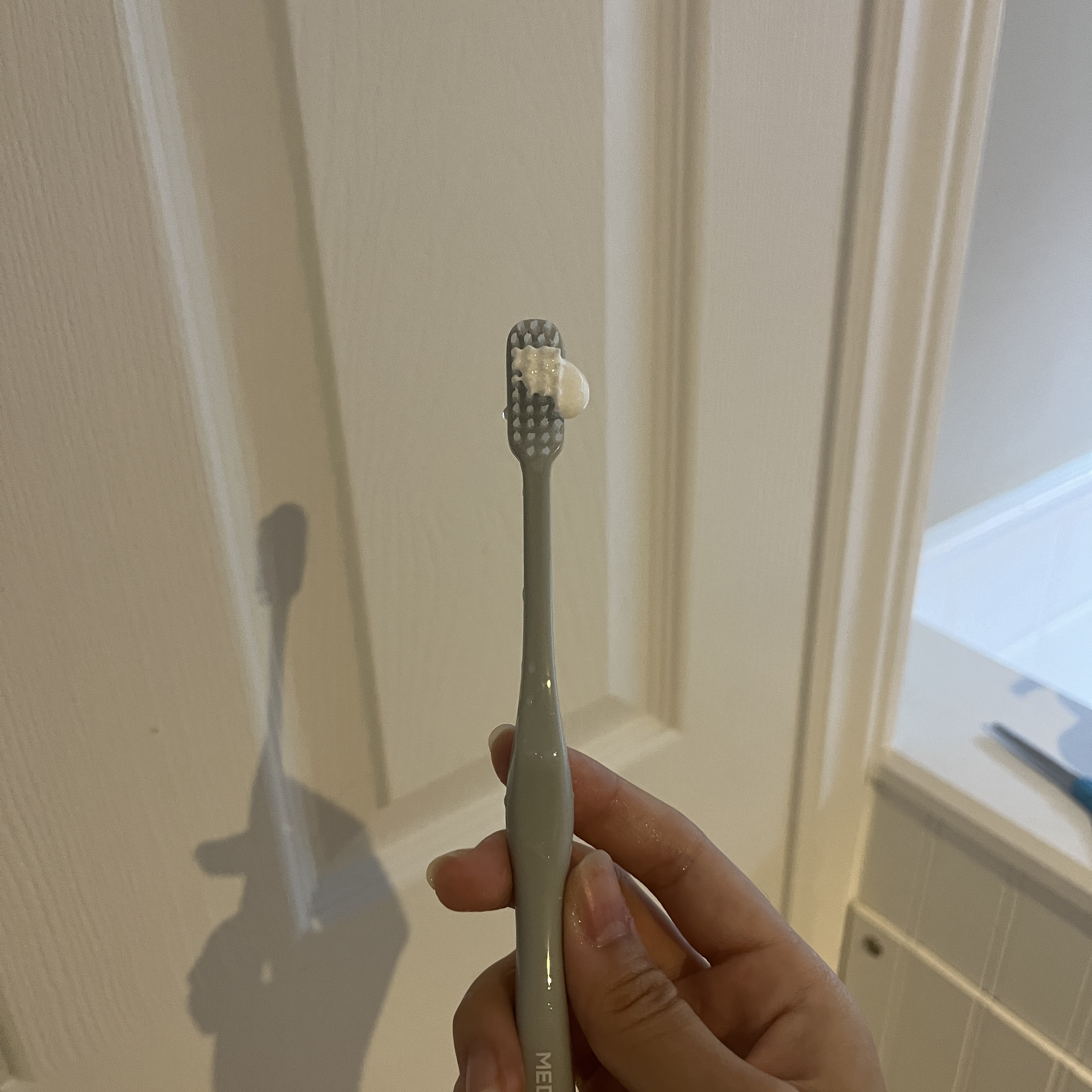 The sound of brushing teeth